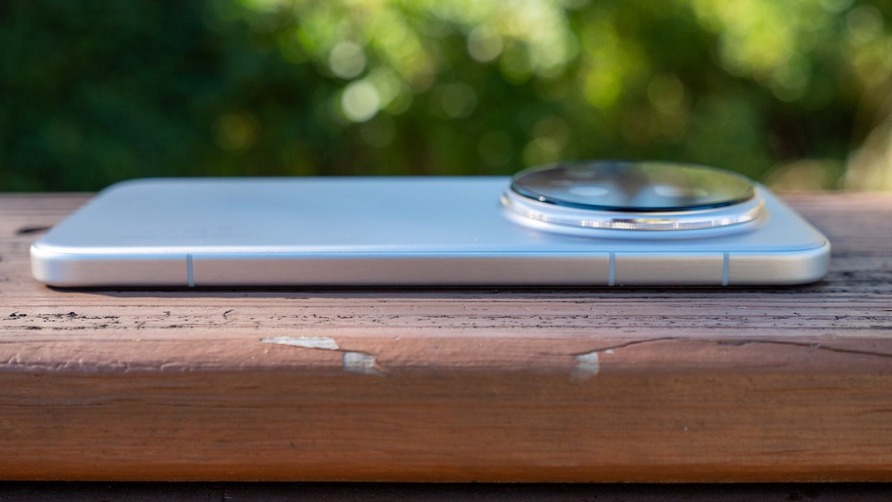 The left side of the Honor Magic 8 Pro