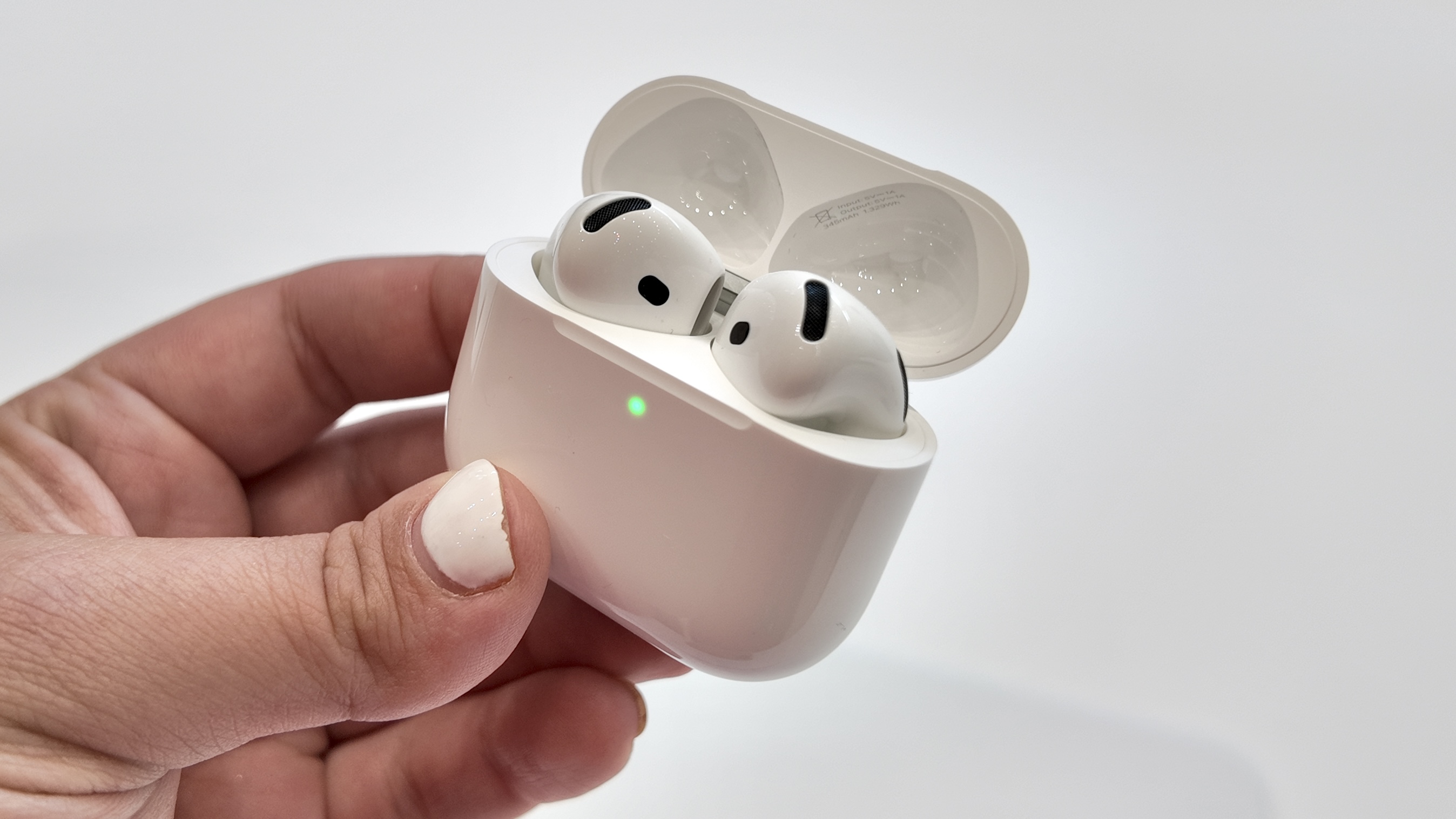 AirPods4