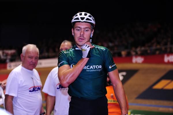 After a puncture it was all over for Kenny De Ketele. His team took second overall
