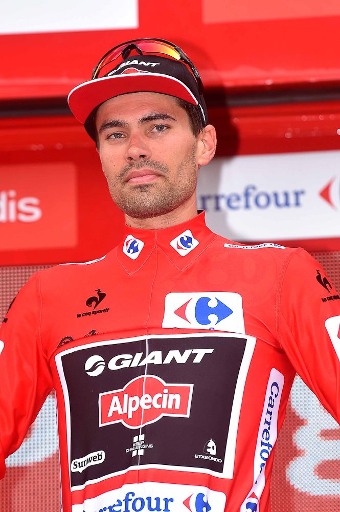 Tom Dumoulin on the Vuelta's stage 17 podium.