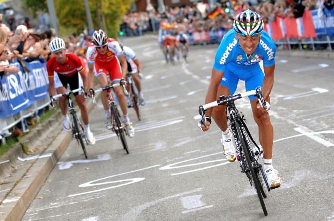 Paolo Bettini (Italy) attacks in 2007