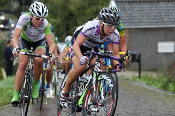 A second American in the break, Shelley Olds (Diadora Pasta Zara)