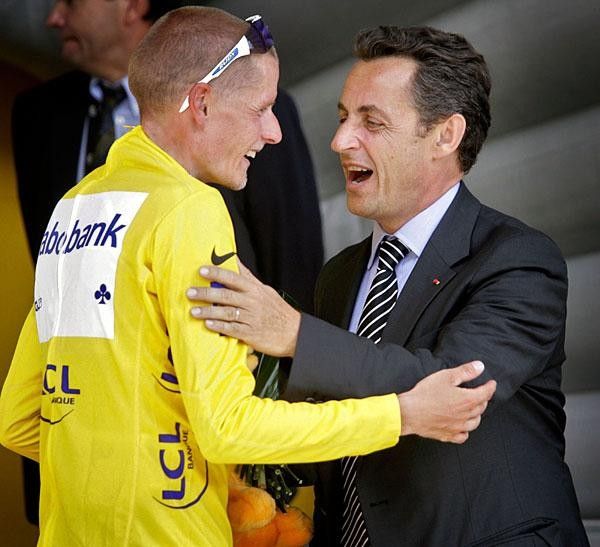 Michael Rasmussen (Rabobank) and French president Nicolas Sarkozy, both winners in their own right, share a lighter moment
