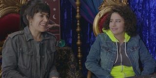 Abbi and Ilana in Season 4's premiere episode