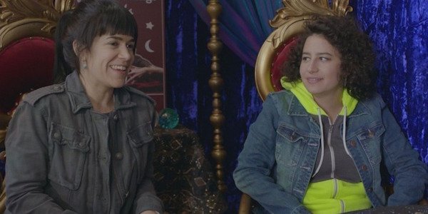 Abbi and Ilana in Season 4&#039;s premiere episode