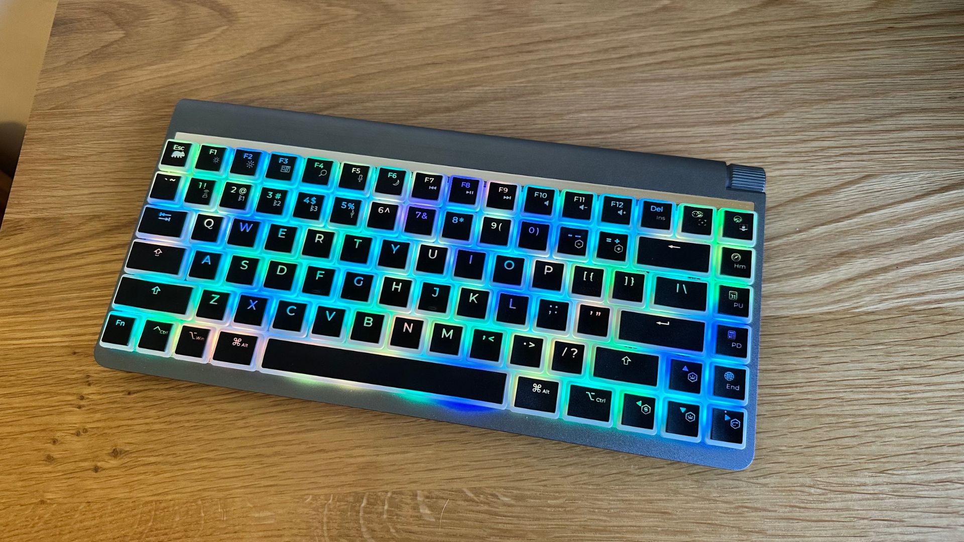 Wombat Coleus mechanical keyboard with the lights on