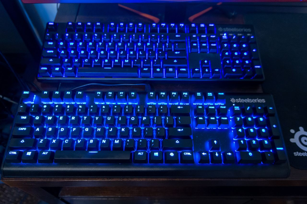 SteelSeries Apex M500 (top) vs SteelSeries Apex M750 (bottom)