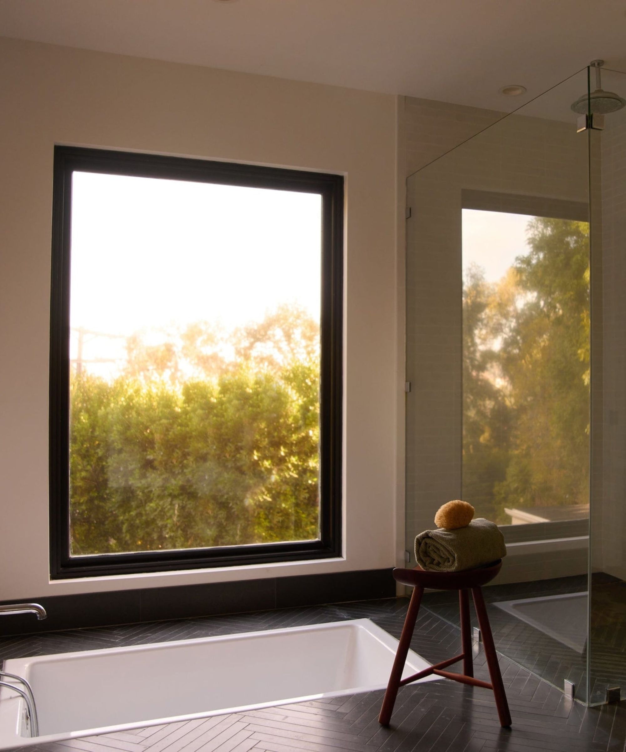 Troye Sivan&#039;s tub and shower