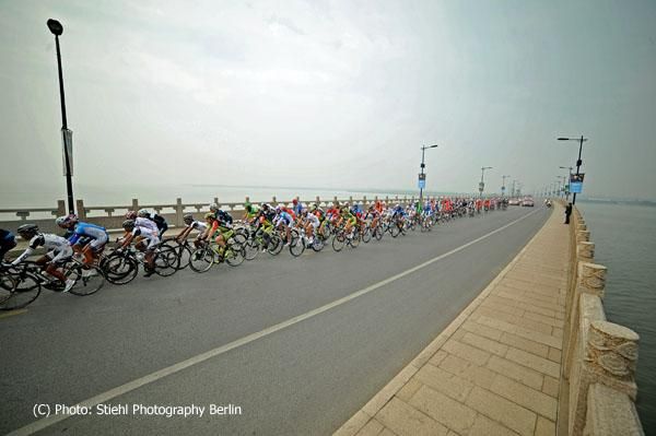 The peloton on the final Tour of Taihu Lake stage