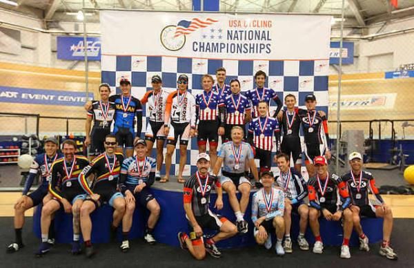 The men's team pursuit podium