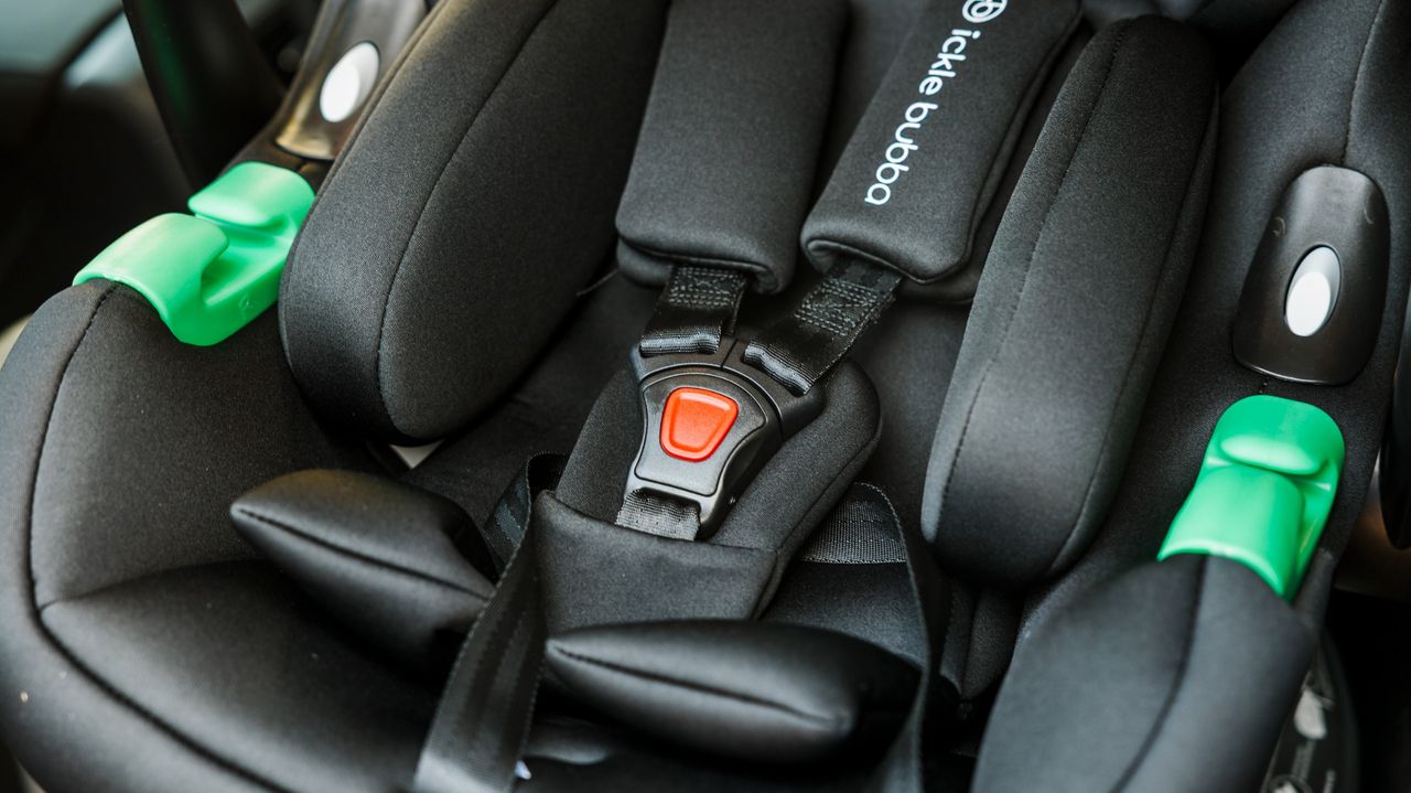 Close-up of the Ickle Bubba Nimbus 180&deg; Spin i-Size car seat fastener