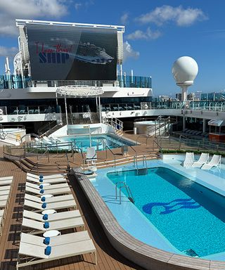 Pool deck on Princess Sun