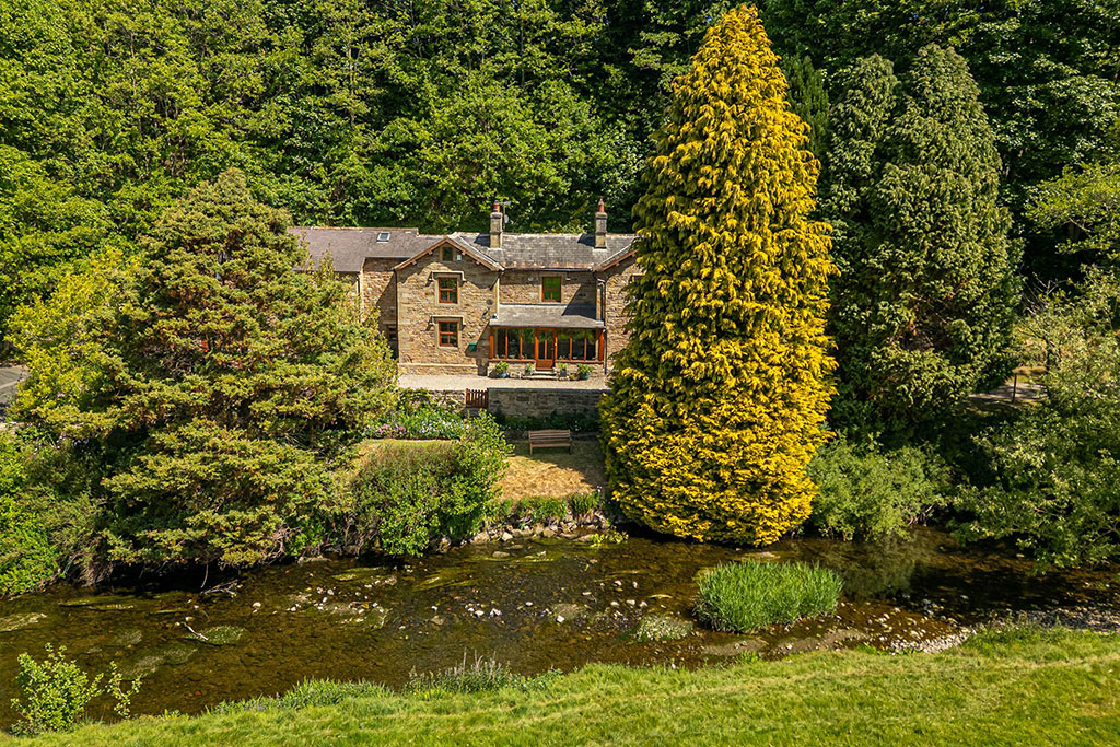 Riverside properties for sale: Crooks Cottage, Bridge End, Wreay, Carlisle, Cumbria. 
