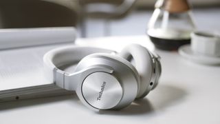 the technics eah-a800 wireless headphones in silver