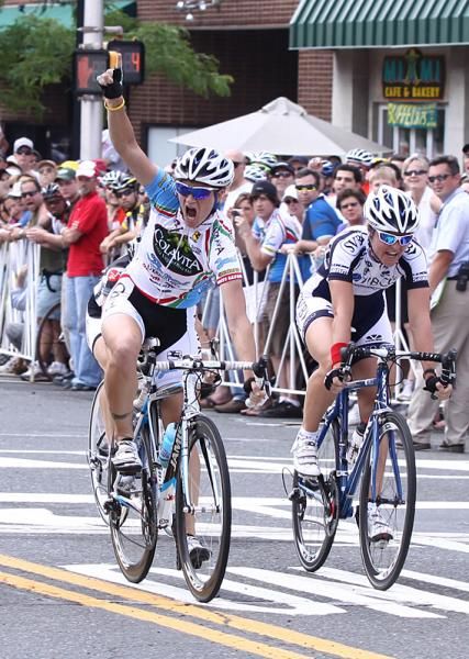 Teresa Cliff-Ryan (Colavita/Baci Pro Cycling Team) takes the win, Brooke Miller (Team Tebco) arrives in third place.