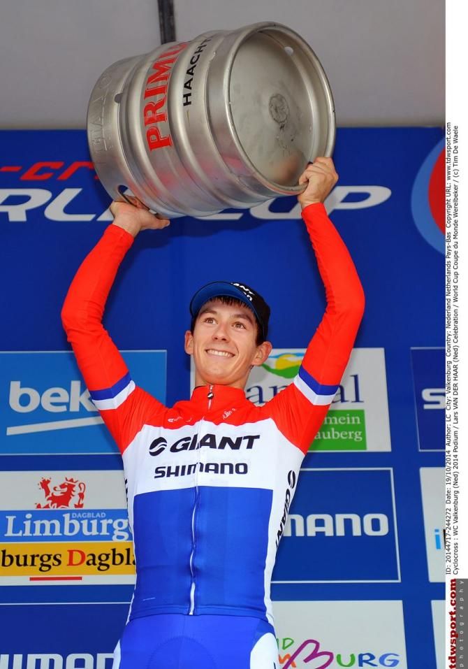 Lars van der Haar (Giant-Shimano) gets his special prize in Valkenburg