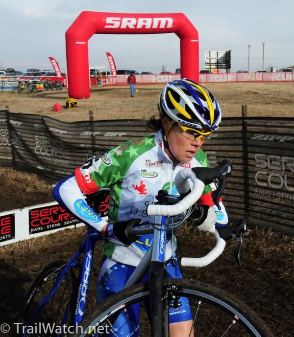 Georgia Gould (Luna Pro Team) quickly recovers from her spill.