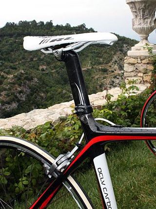 Though the 6 Series Madone now uses a round seatmast cap, the 5 Series will still use last year's more oval-like shape.