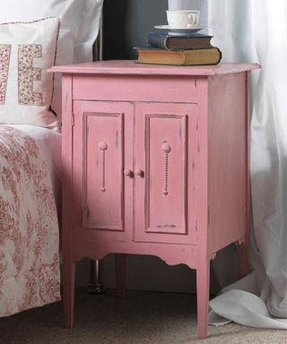 Pink bedside cabinet idea by Rustoleum