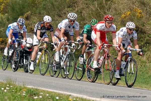 Julien Fouchard (Cofidis) at the front of a break.