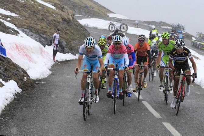 Vicenzo Nibali (Astana) in the group of favorites
