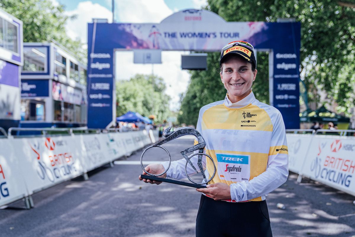 Picture by Zac Williams/SWpix.com- 11/06/2022 - Cycling - The Women's Tour 2022 Stage 6 - Chipping Norton to Oxford - Wales - Elisa Longo Borghini wins the 2022 Women's Tour.