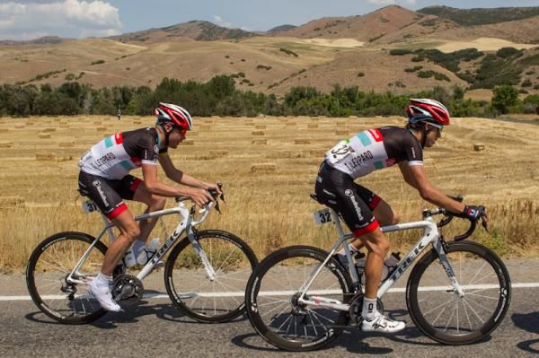 Chris Horner (RadioShack-Nissan) cruises along in the bunch.
