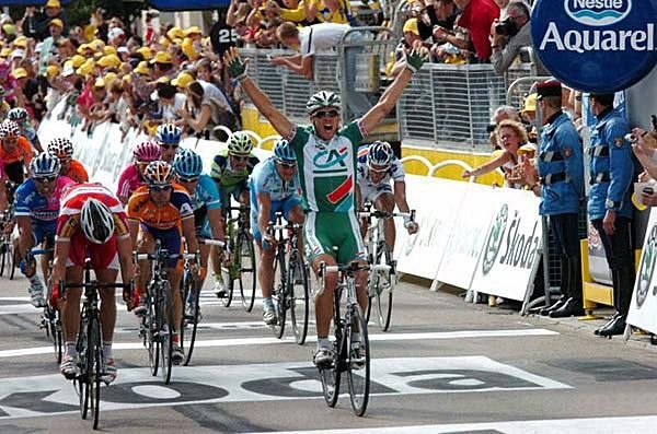 The sprint in Joigny Hushovd comes out on top