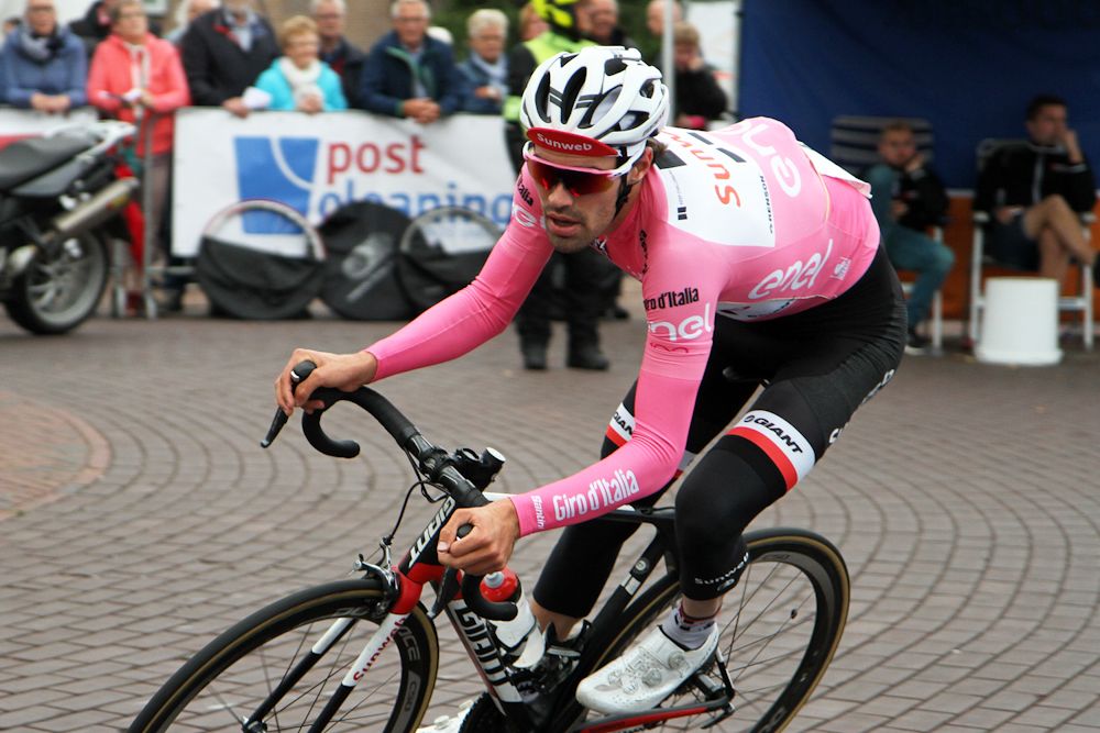 Tom Dumoulin in the Giro maglia rosa at Profronde van Surhuisterveen