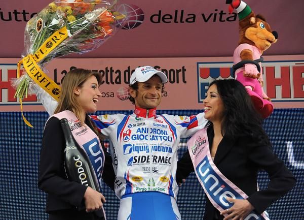 Michele Scarponi (Androni Giocattoli) on the podium after winning stage 19.