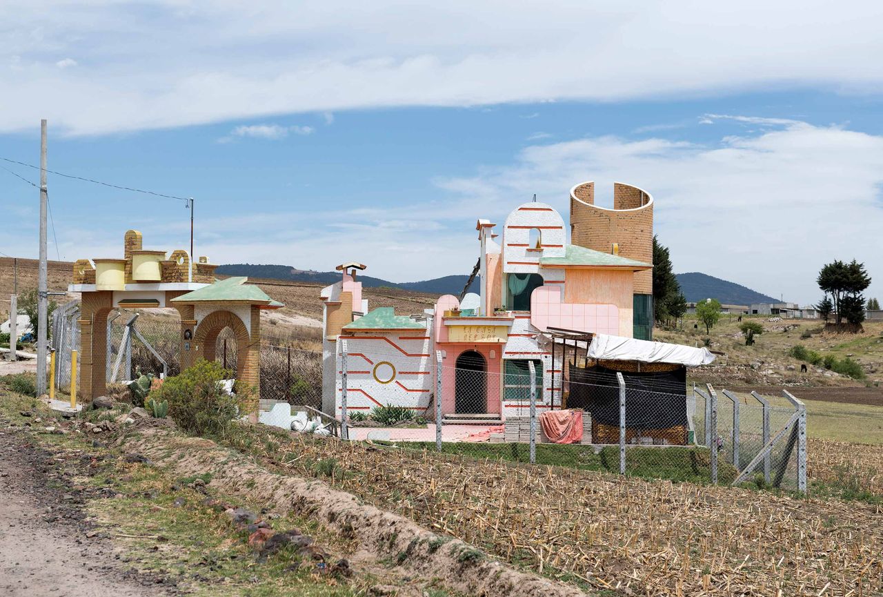 Adam Wiseman&#039;s photography series &#039;Free architecture&#039; documents the weird and wonderful self-built structures of rural Mexico.