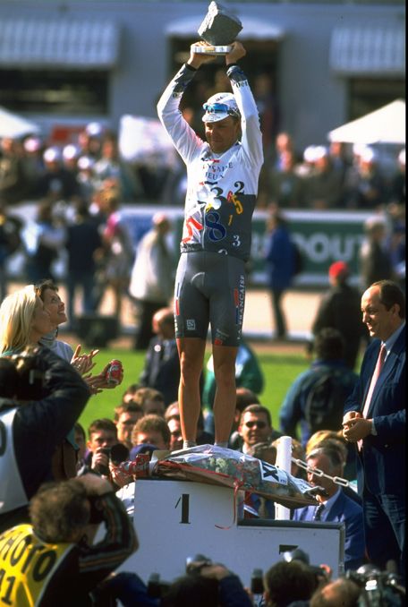 Frederic Guesdon on the podium after his win in 1997