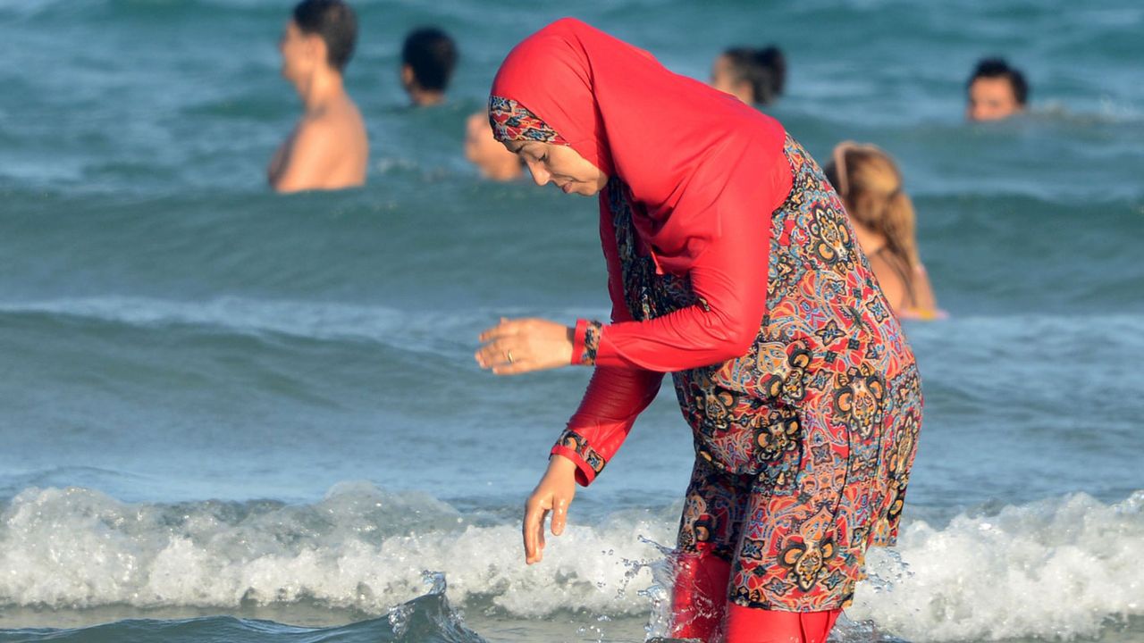 160826-burkini.jpg