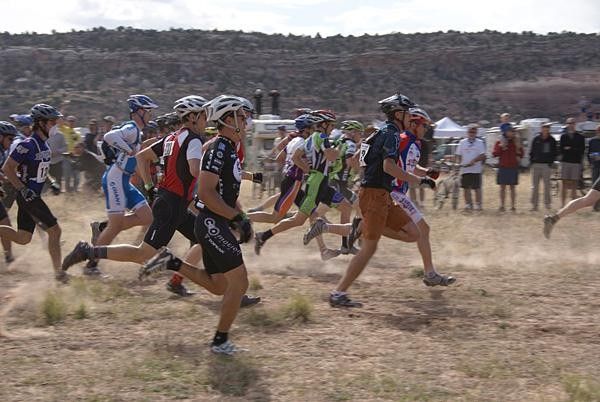 The dry conditions made for a dusty start.