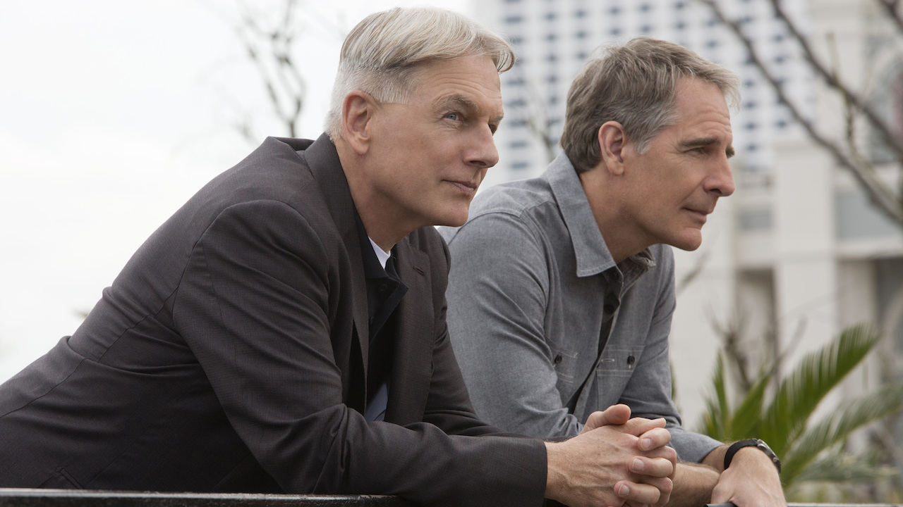 Mark Harmon&#039;s Gibbs and Scott Bakula&#039;s Pride standing next to each other on NCIS