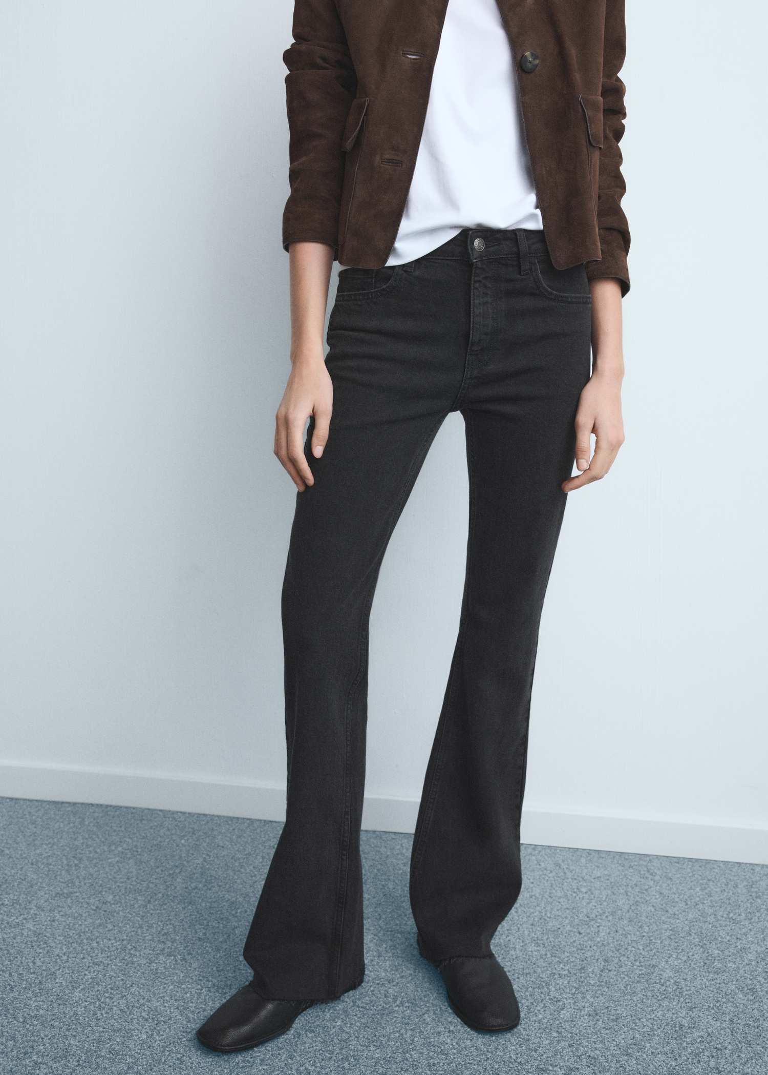 Fiona Flared Mid-Rise Jeans - Women | Mango United Kingdom