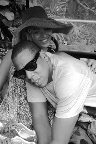 Beyonce And Jay-Z Get Close On Holiday In Jamaica
