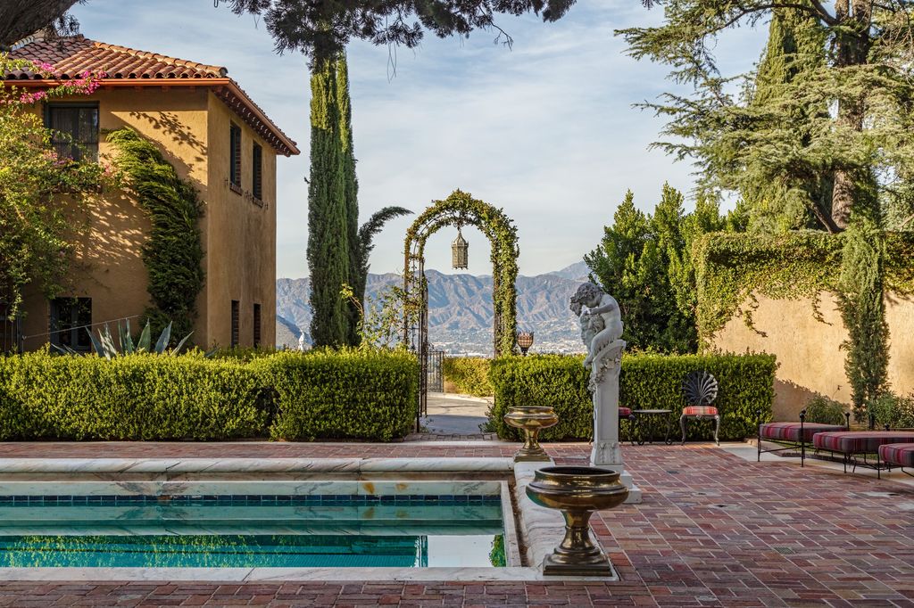 Tour the Paramour Estate on sale for 39.995 million Homes & Gardens