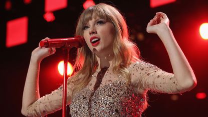 Taylor Swift performs onstage during Z100's Jingle Ball 2012, presented by Aeropostale, at Madison Square Garden on December 7, 2012 in New York City. 