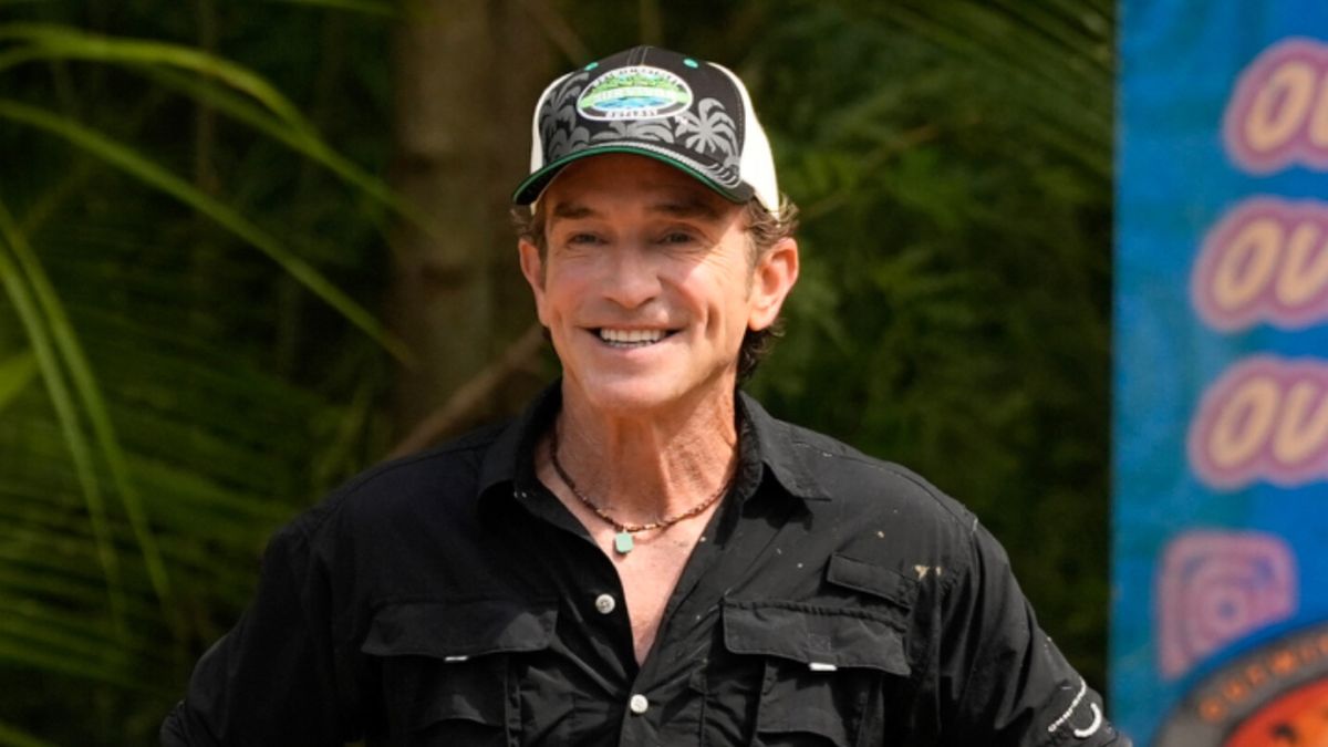 Jeff Probst in Survivor Season 47x01