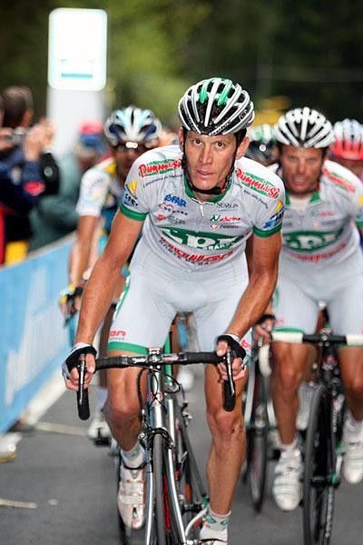 Gabriele Bosisio (LPR Brakes) doing the team work