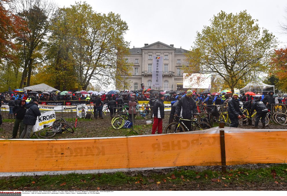 Racing at the Superprestige Gavere in 2017