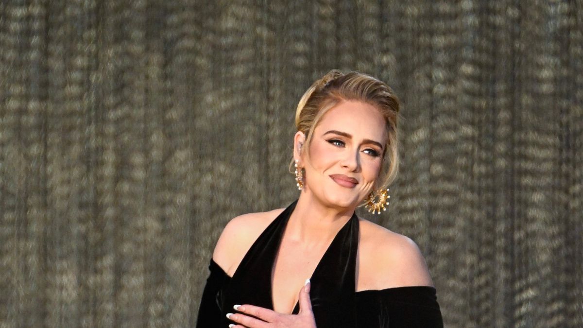 Adele's hairstyle hailed as a 'masterpiece' as fans gush over singer's new 'swept-up' locks