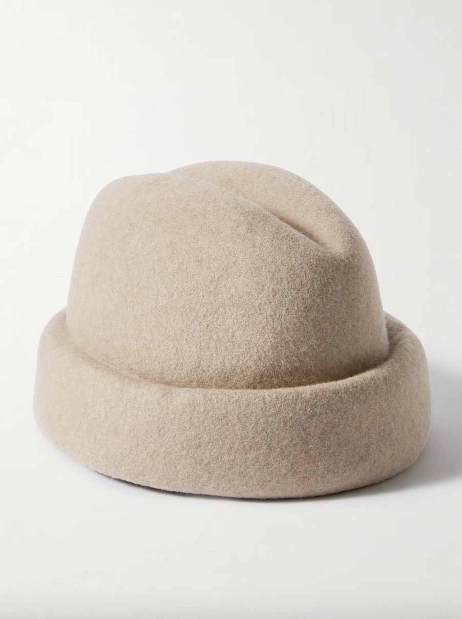 GiGi Burris, Sharina Hat