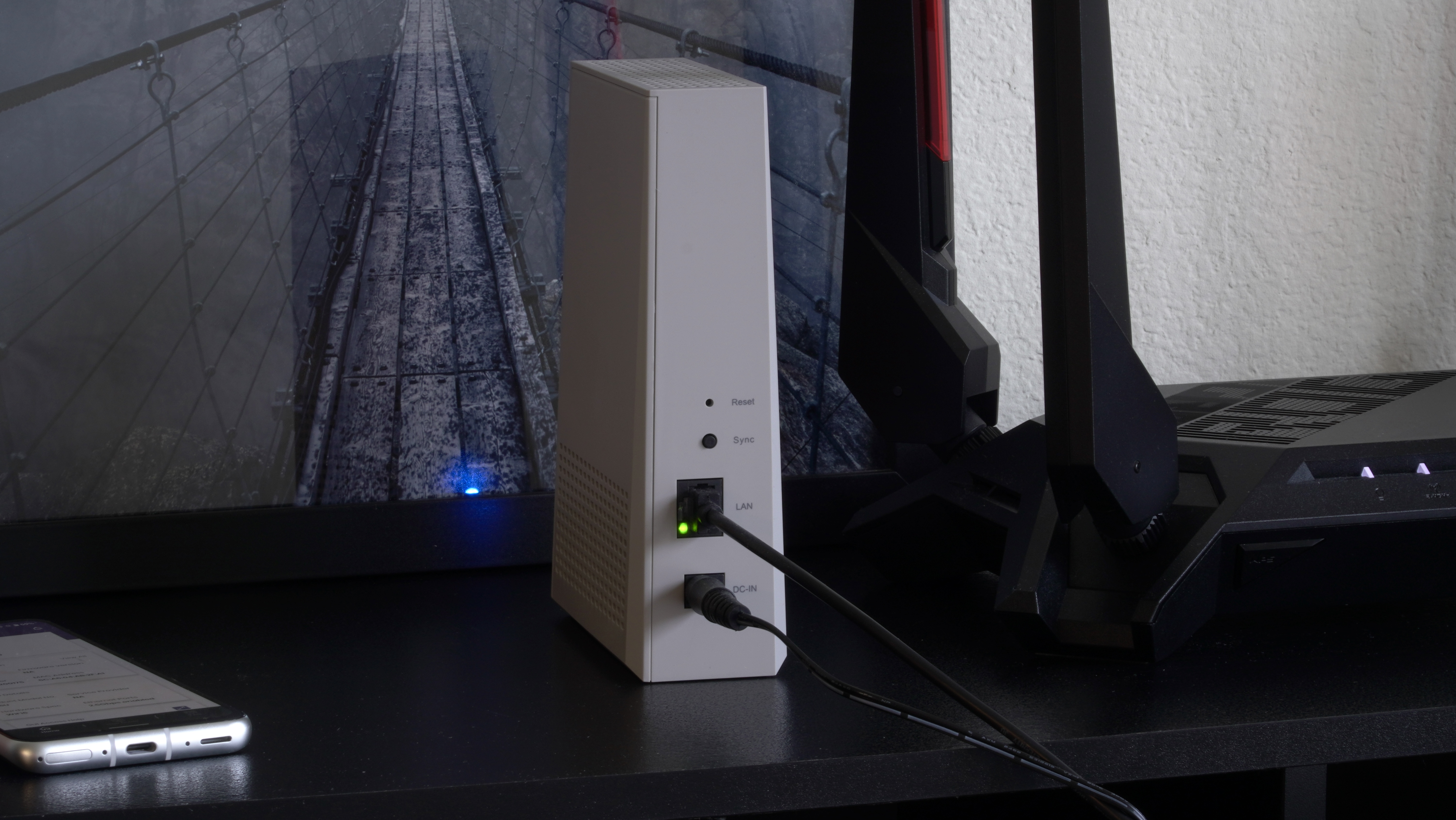 Arris Wi-Fi 6E Network Upgrade Kit W6U ports plugged in