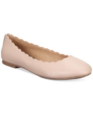 Footwear, Ballet flat, Shoe, Beige, Court shoe, Plimsoll shoe,
