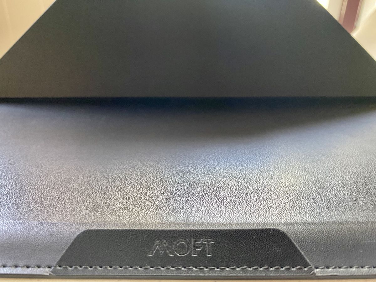 Moft Carry Sleeve Outer Tab Flap
