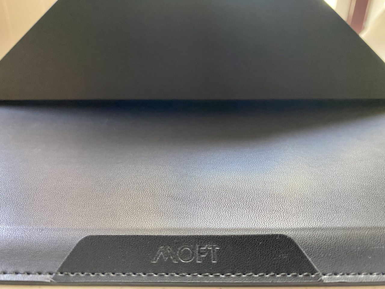 Moft Carry Sleeve Outer Tab Flap