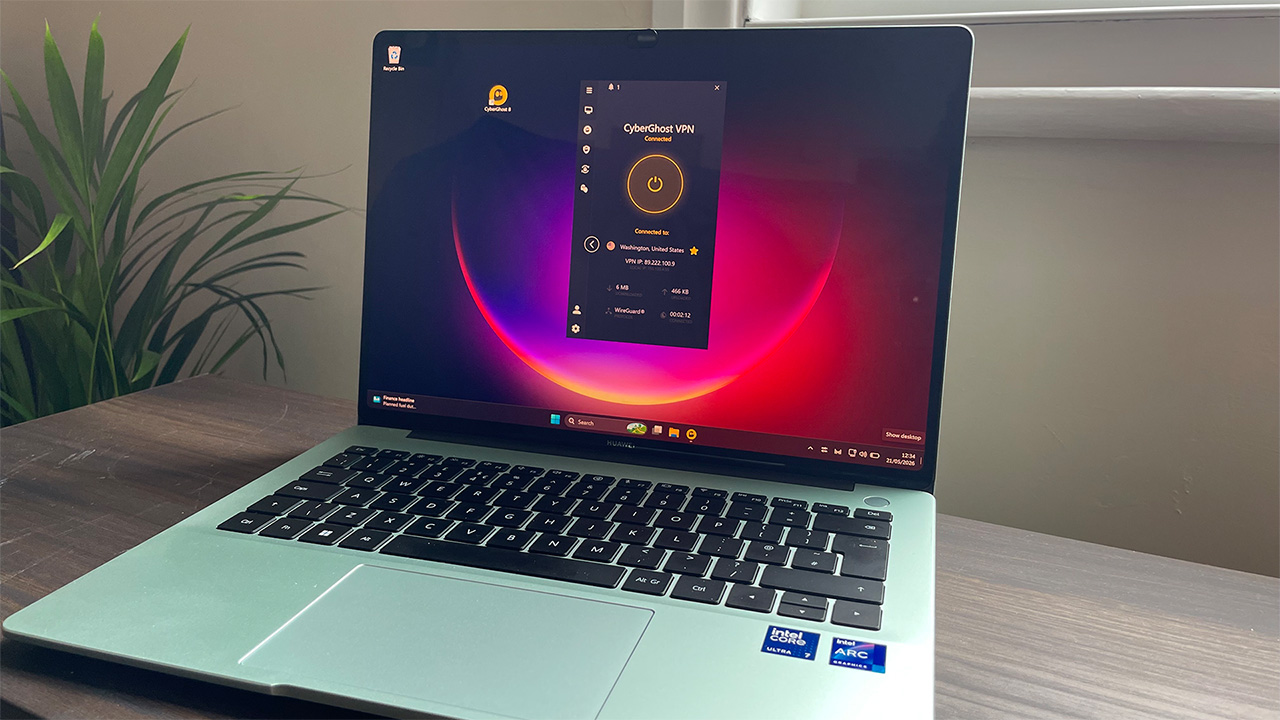 CyberGhost connected to a US server while open on Windows laptop