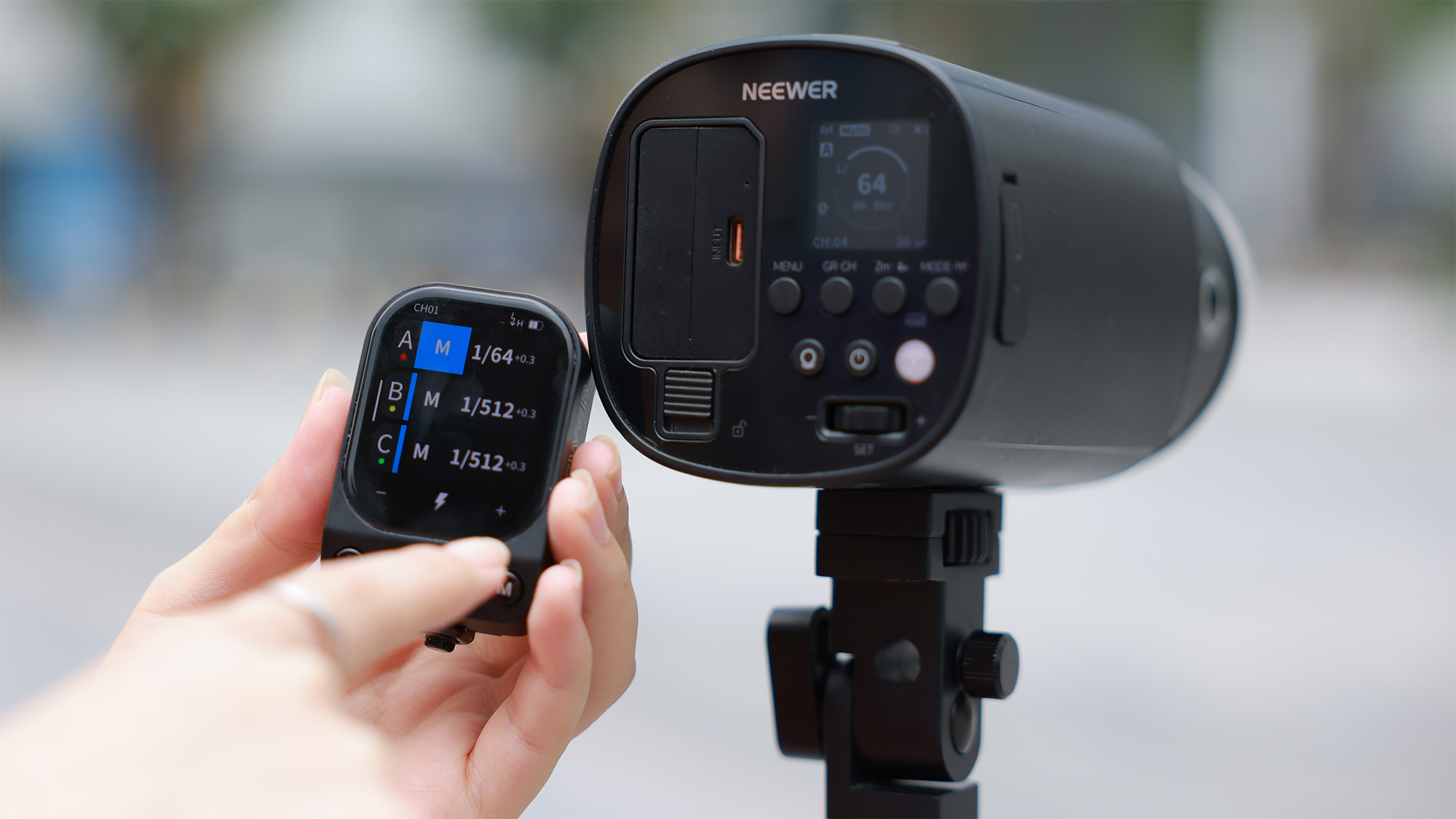Neewer Q120 strobe light